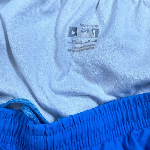 Lot of 5 Nike Women's Dri-FIT Running Shorts & Tee Bundle - Size M - Tempo Style - Picture 4 of 16